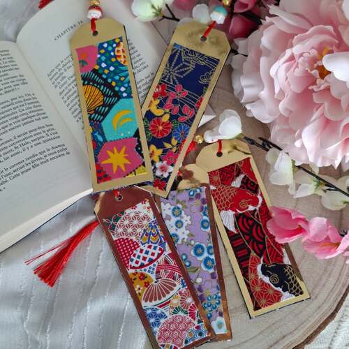 instagram-11 🌸🪻Marques pages artisanaux disponible en boutique. 
Réaliser en tissu japonais et papier doré. Plusieurs modèles en ligne.