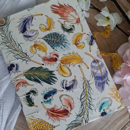instagram-4 🪶Ce très joli carnet avec des plumes en couverture vous attend en boutique. 

🍀Carnet format A5 reliure copte. Intérieur ligné. 

👉WELCOME10 vous offre 10% de réduction sur votre 1ere commande.
