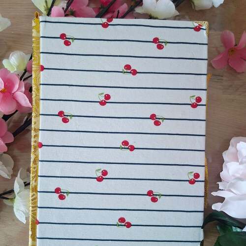 instagram-7 🍒🍒CERISE ce nouveau carnet arrive aujourd'hui sur la boutique. 
Simple et élégant je le trouve parfait pour cette saison ! 
👉Retrouvez 3 nouveaux modèles sur la boutique aujourd'hui !